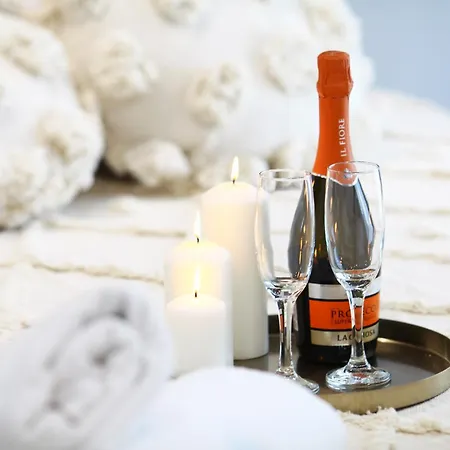 Wave & 8th Floor Sea View Sunny Haven *