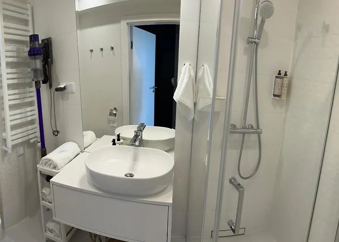 Wave & 8th Floor Sea View Sunny Haven Apartment