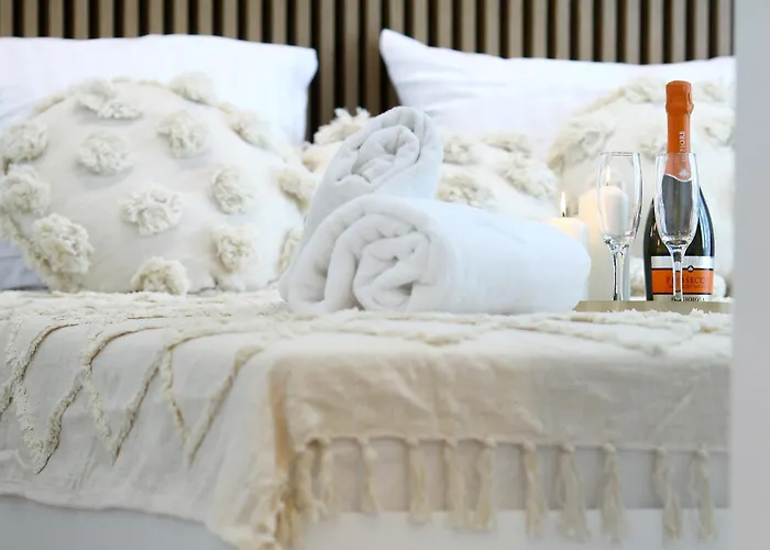 Wave & 8th Floor Sea View Sunny Haven Apartment *